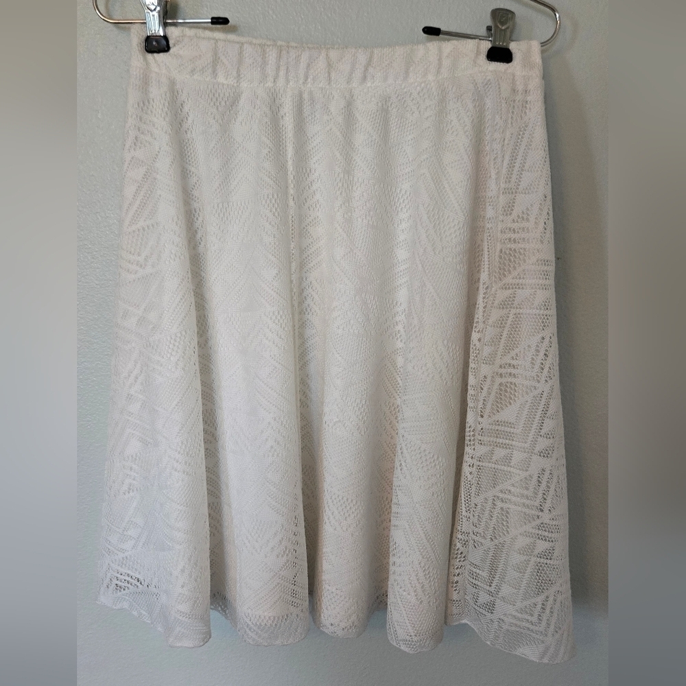 Ms. Bella D White Lace skirt size Medium